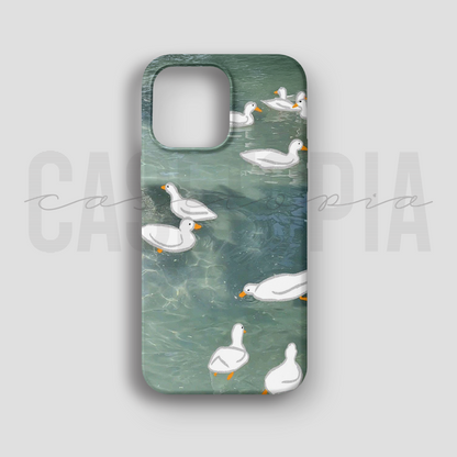 Swimming Ducks Pattern - Lüks Kadife İç Kaplamalı Koruyucu Kılıf (K 246)